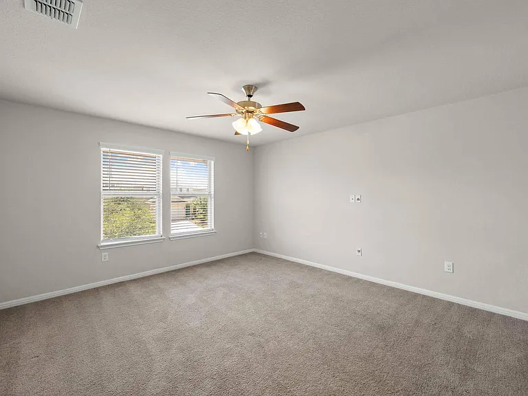 383 Eagle Brook Ln — Photo 21