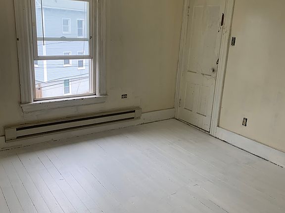 4th image of 58 West St Floor 3