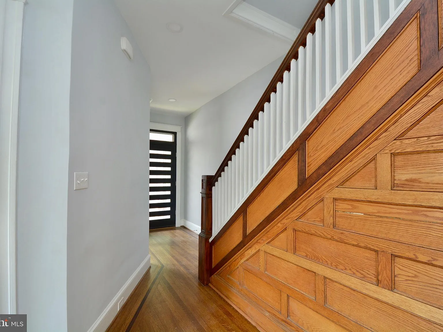 1724 2nd St NW — Photo 4