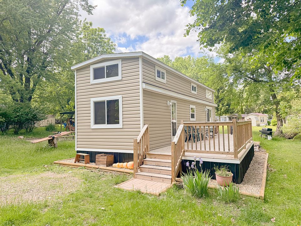 1st image of 24/48&49 Woodhaven Dr E