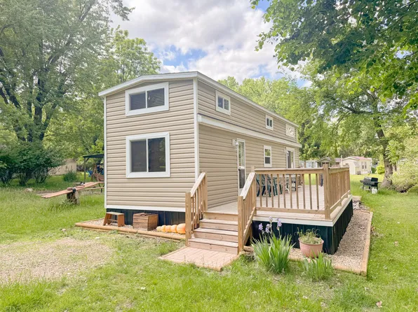 24/48&49 Woodhaven Dr E, Sublette, IL 61367