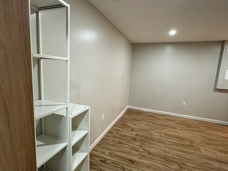 14212 Essex Dr #BASEMENT — Photo 7