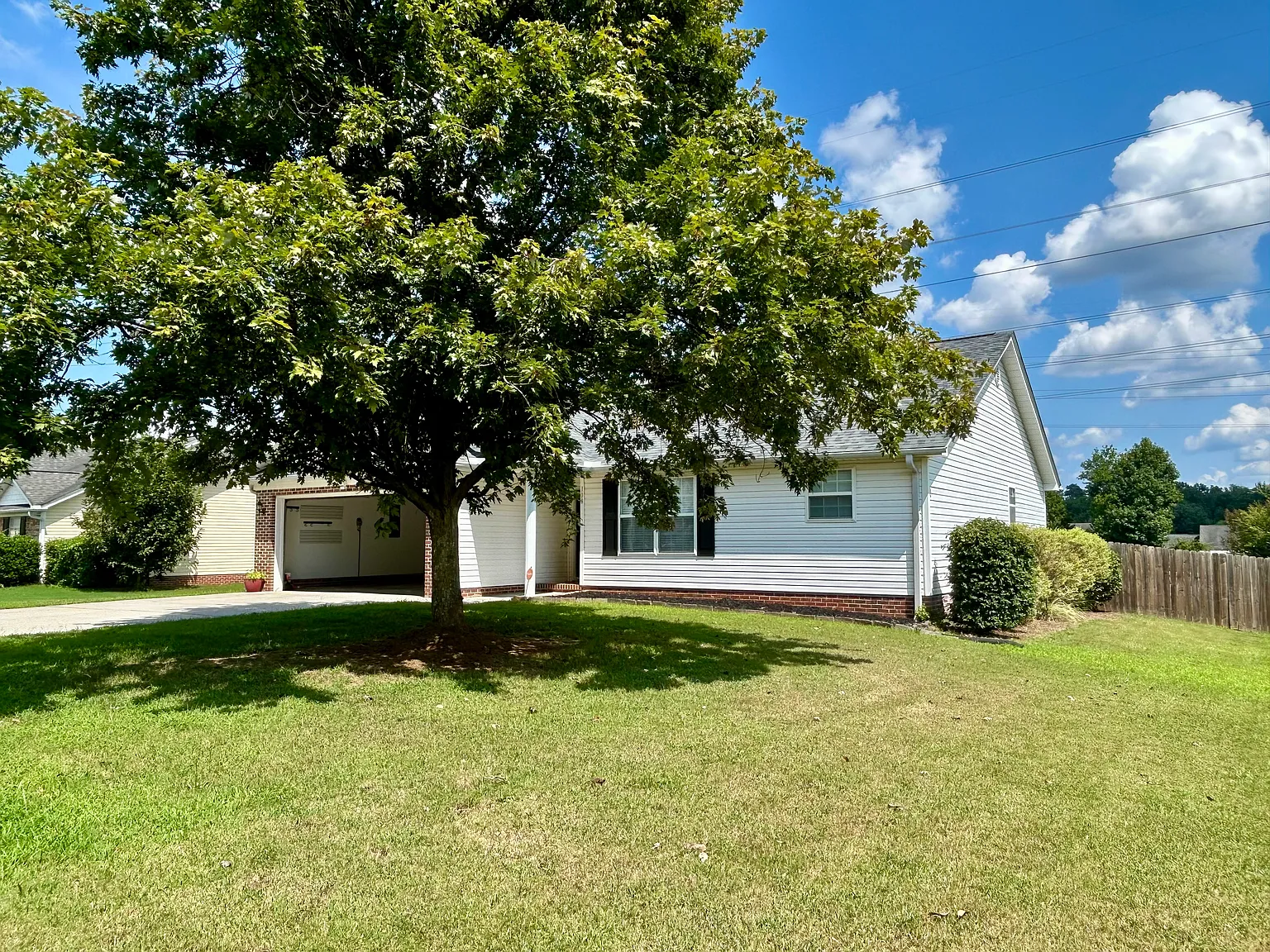 3 bed, 1571 sqft, $2,000 — Photo 2