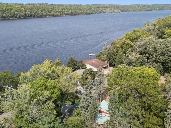 820 Lake St N, Prescott, WI 54021