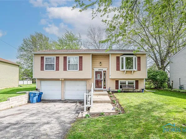 28848 Starlight Rd, Perrysburg, OH 43551