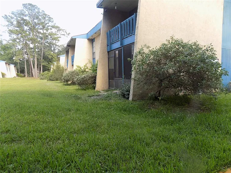 2811 SW Archer Rd #X201 — Photo 6