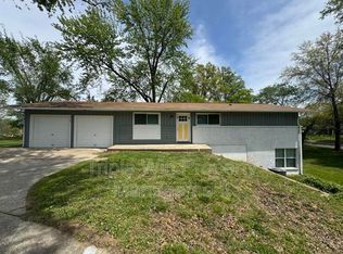 710 Jungs Station Rd, Saint Charles, MO 63303