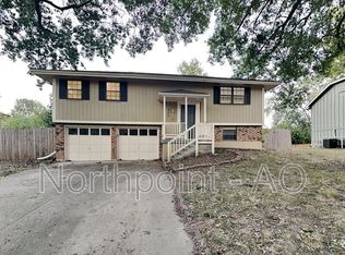 311 SE Crescent St, Lees Summit, MO 64063