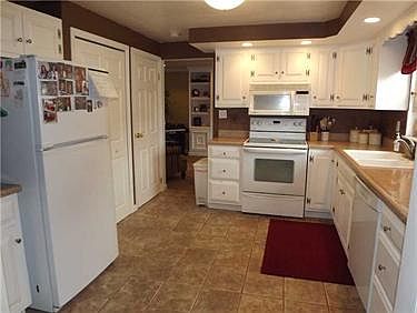 5th image of 879 Fredericka Dr
