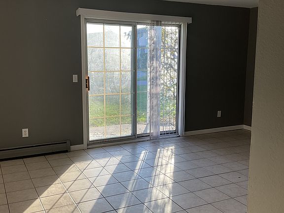 5th image of 320 Stratford Way #1