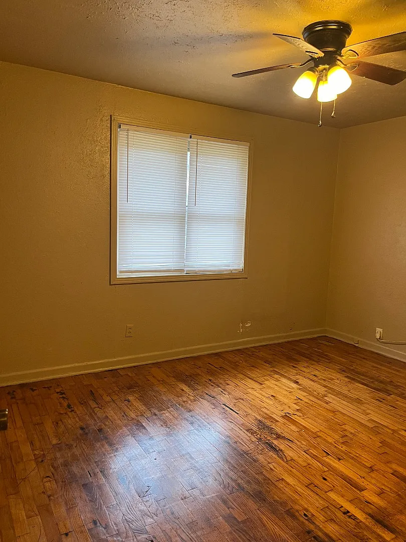 3117 Ashton St — Photo 4
