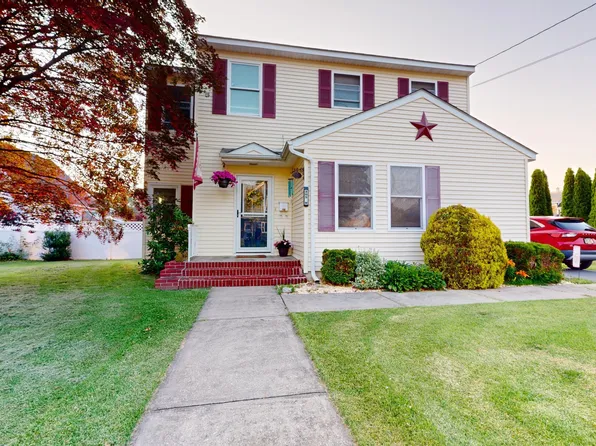 205 Avenue M, Matamoras, PA 18336