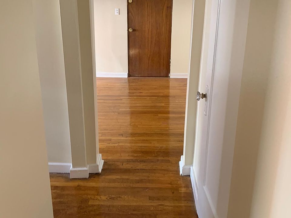 1st image of 6715 S Paxton Ave
