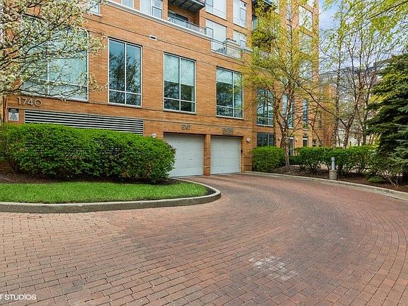 3rd image of 1740 Oak Ave Unit 606