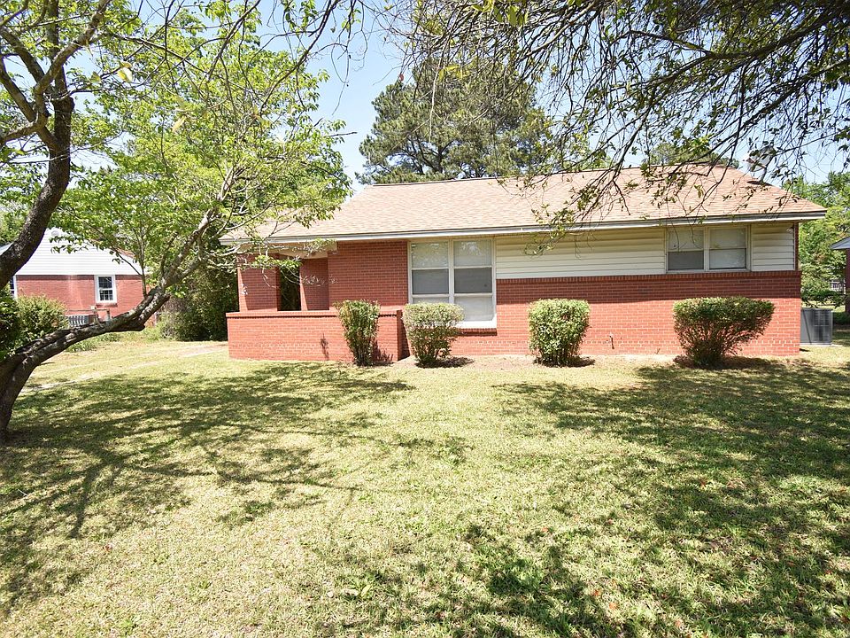 1st image of 486 McBain Dr