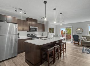 7147 Cardinal Way SW, Edmonton, AB T6W2Y3