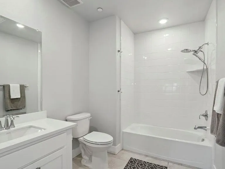 1661 Spring St #412 — Photo 5