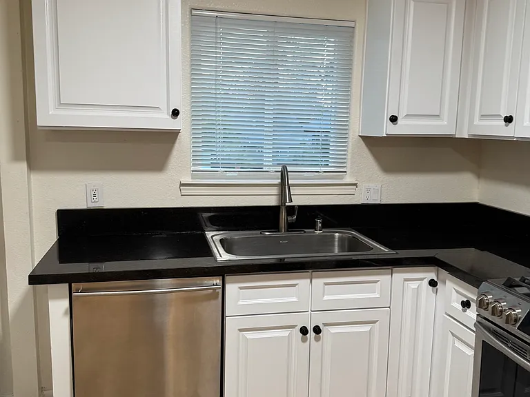 3520 Y St #2 — Photo 5