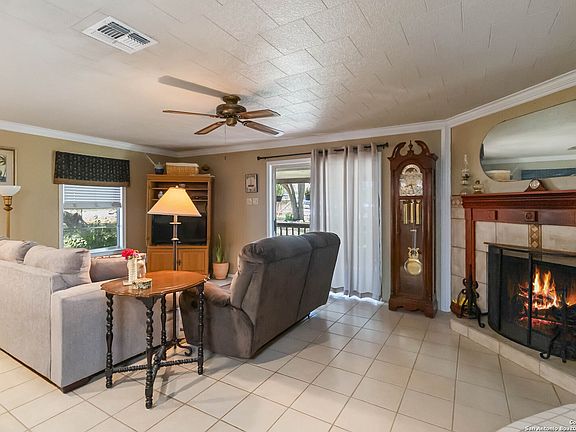3rd image of 1588 WESTVIEW COURT