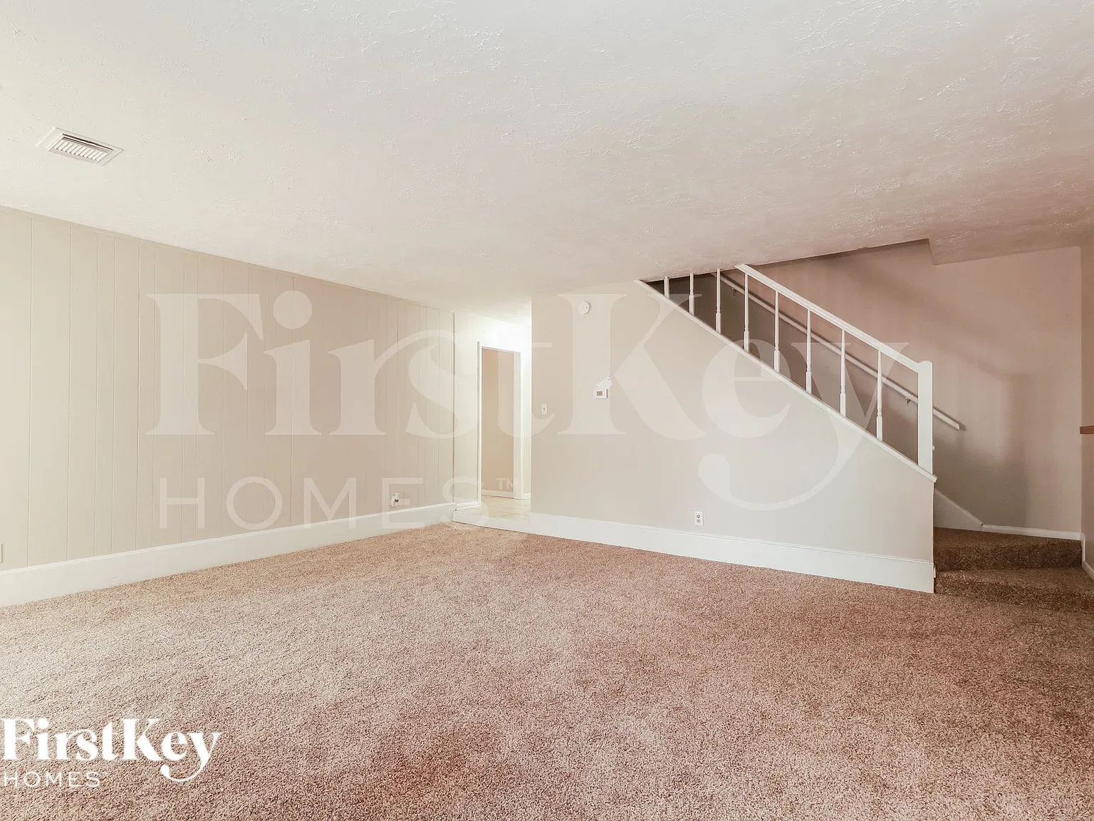 4 bed, 2.0 bath, 2264 sqft, $2,165 — Photo 3