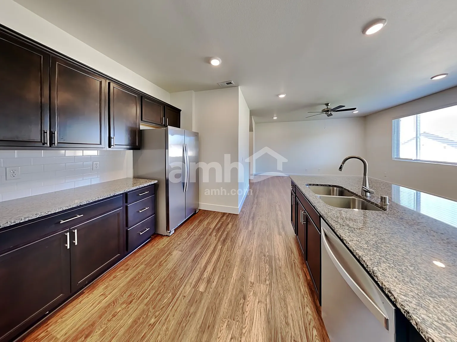 4 bed, 2.5 bath, 1908 sqft, $3,050 — Photo 3