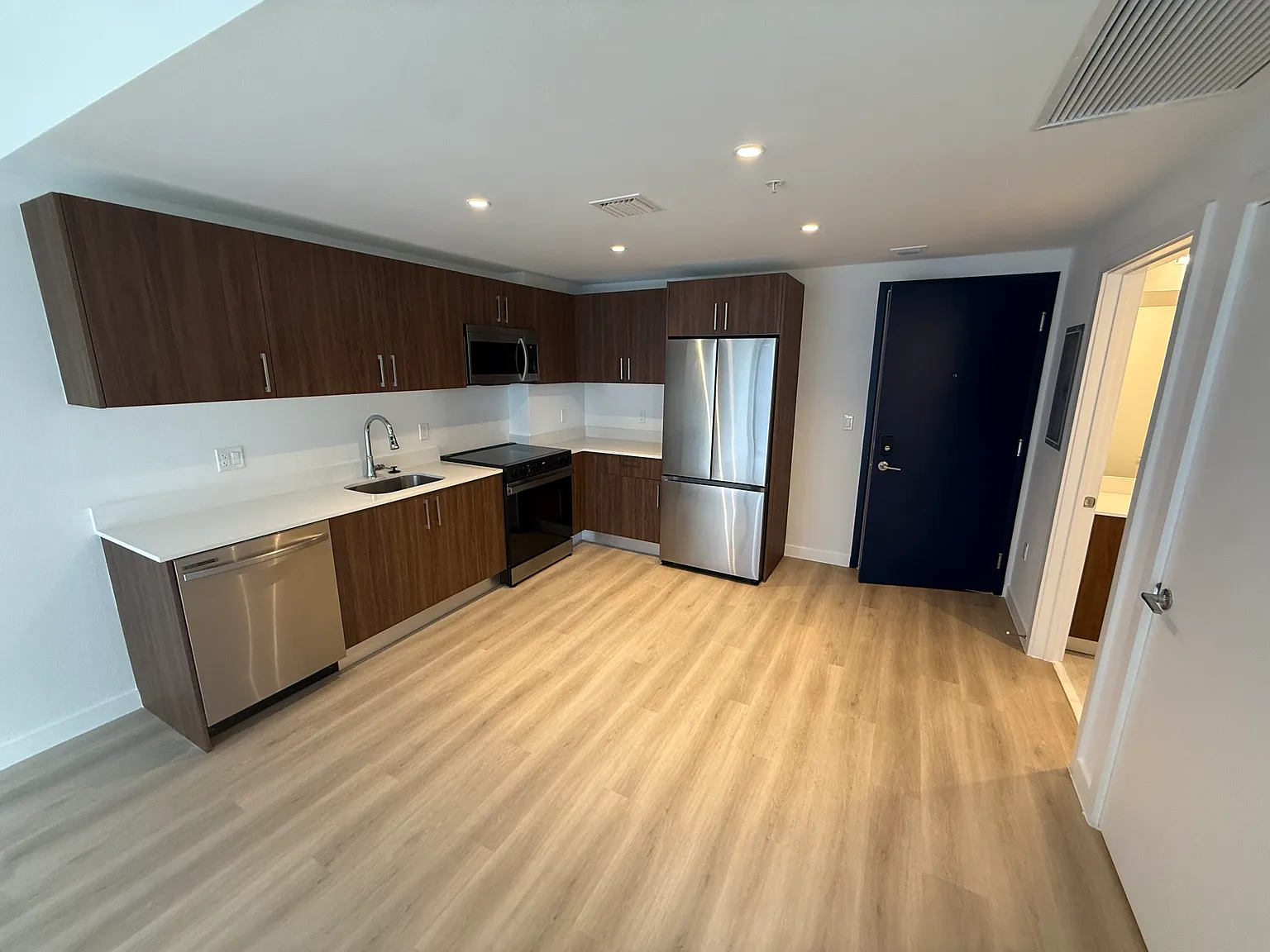1 bed, 648 sqft, $2,250 — Photo 1