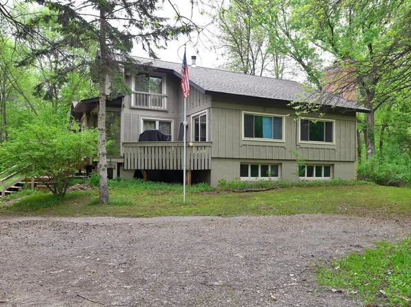 12602 316th St, Lindstrom, MN 55045