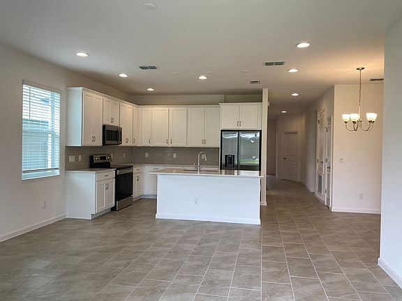 5th image of 875 Lady Bird Ln