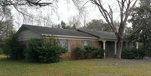 2nd image of 5075 Camelot Dr