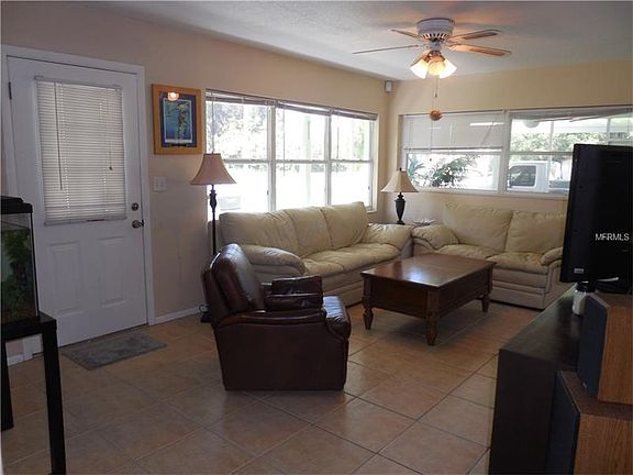 4th image of 3410 Country Club Ln