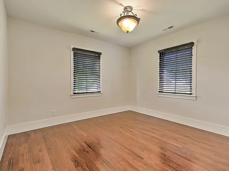 403 Silver Lake Rd — Photo 29