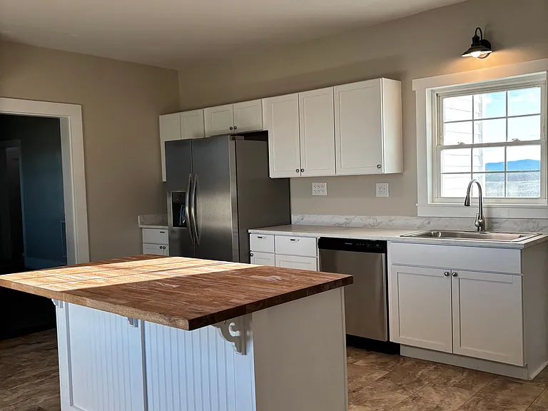 5030 Middle Rd — Photo 8