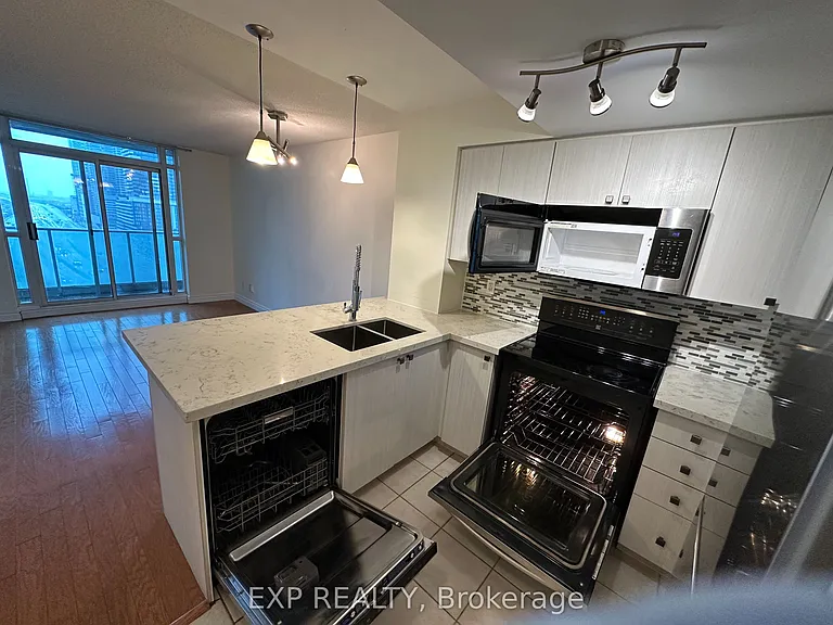 18 Yonge St #1306 — Photo 5