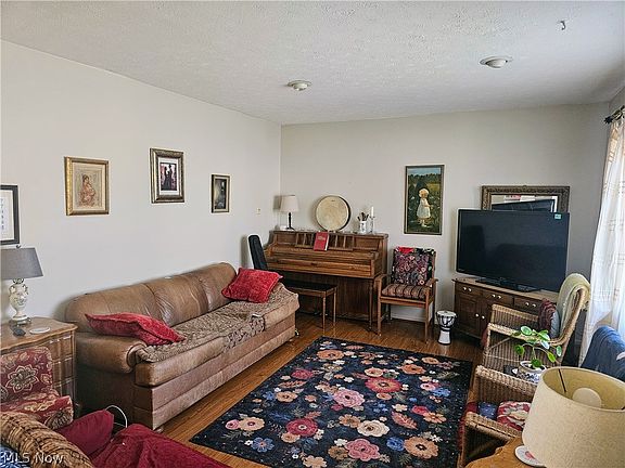 2nd image of 214 Cherry Ln