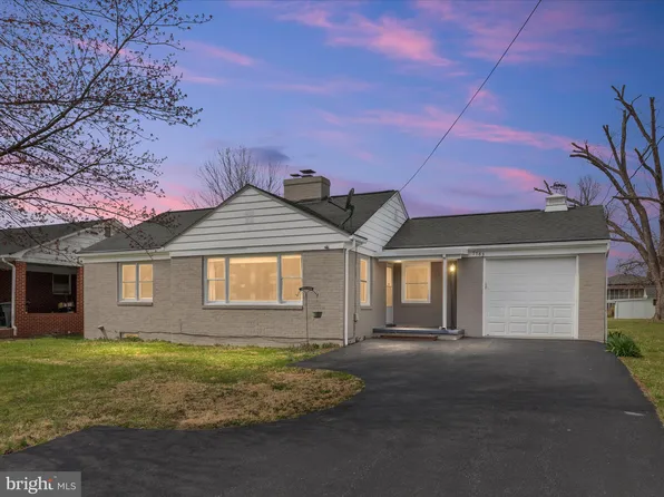 7783 Church St, Middletown, VA 22645