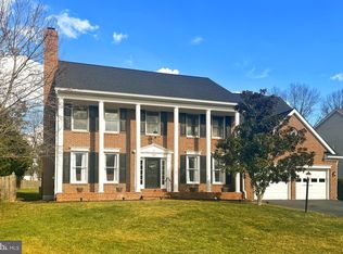 710 Huntsman Pl, Herndon, VA 20170