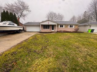 39189 Clearview St, Harrison Township, MI 48045