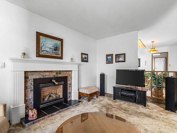 5th image of 23410 Nightingale Ave
