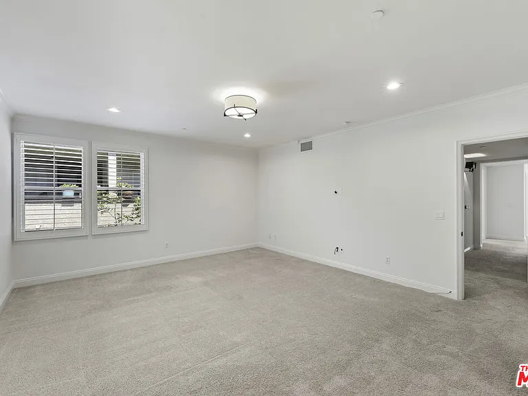 1820 Benecia Ave #402 — Photo 70