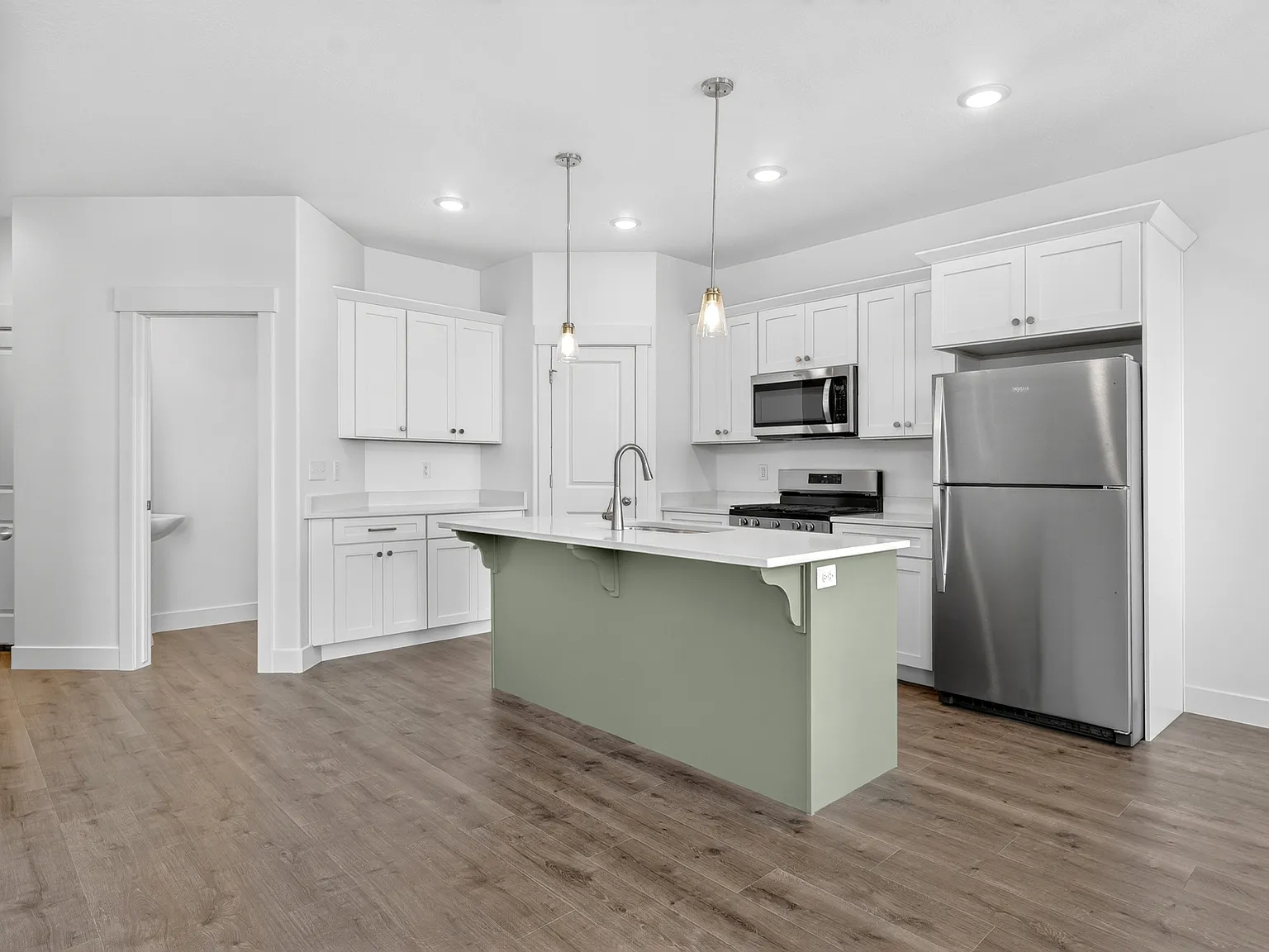 3 bed, 2.5 bath, 2321 sqft, $2,245 — Photo 4