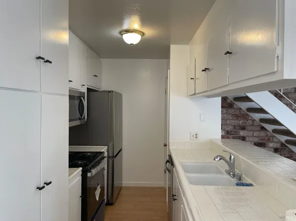 30 Tahoe Circle, Novato, CA 94947