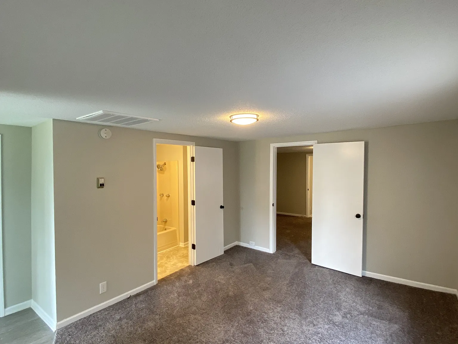 812 W 2nd Avenue - B — Photo 3