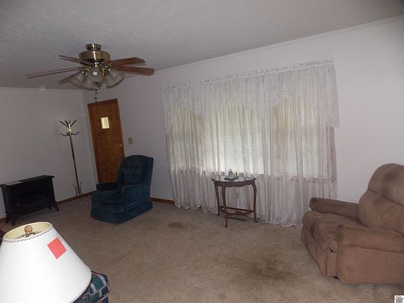3rd image of 528 Elm St