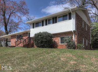 6039 Woodview Dr, Morrow, GA 30260
