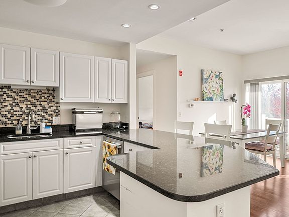 4th image of 614 Pond St Unit 2306