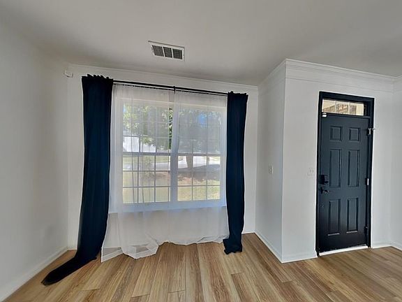 3rd image of 515 Bigelow Ct