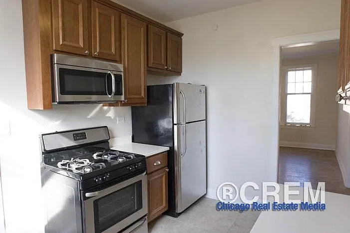 1376 W Greenleaf Ave #3 — Photo 7