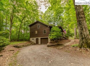 490 Wake Robin Ln, Boone, NC 28607