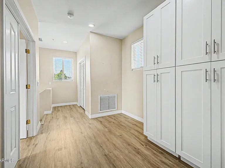 2311 E Colter St — Photo 62