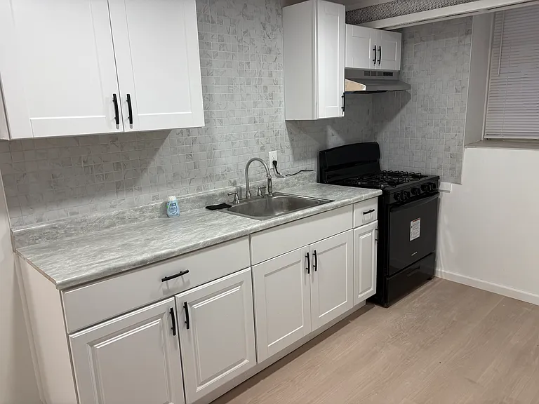 43 Broadway #43 — Photo 2